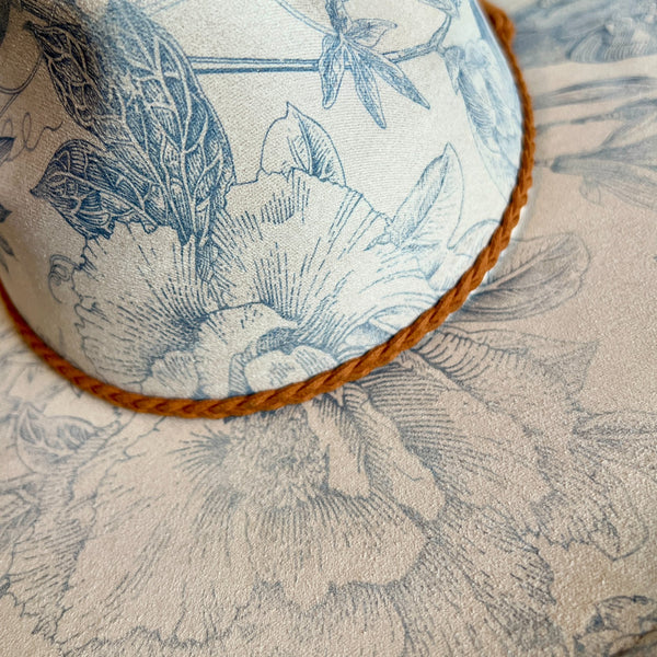 611fc05e3c4ce80992caae23_blue-chinoiserie-off-white-rancher-detail_1759164209089.jpg