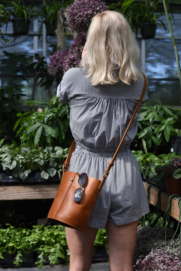 611fc05e3c4ce80992caae23_bucket-bag-brown-ed2_1785429982656.png