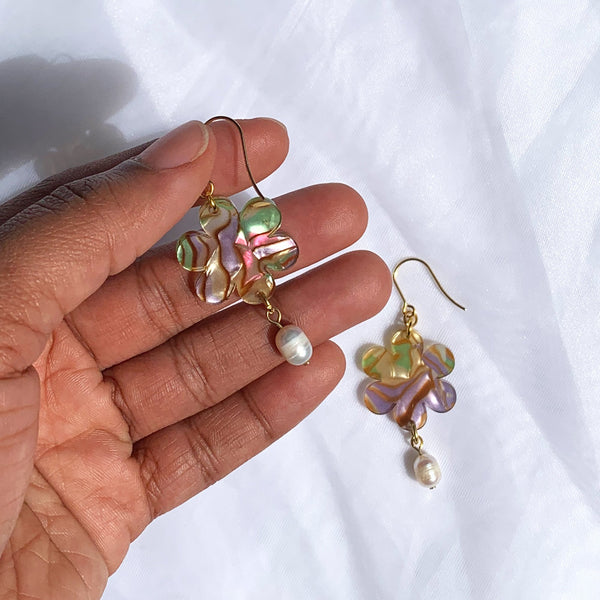 611fc05e3c4ce80992caae23_earring-bloom-groovy4_1751411360974.jpg