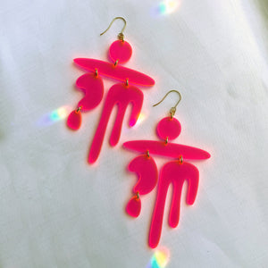 611fc05e3c4ce80992caae23_earring-playful-neon-pink1_1768091202972.jpg