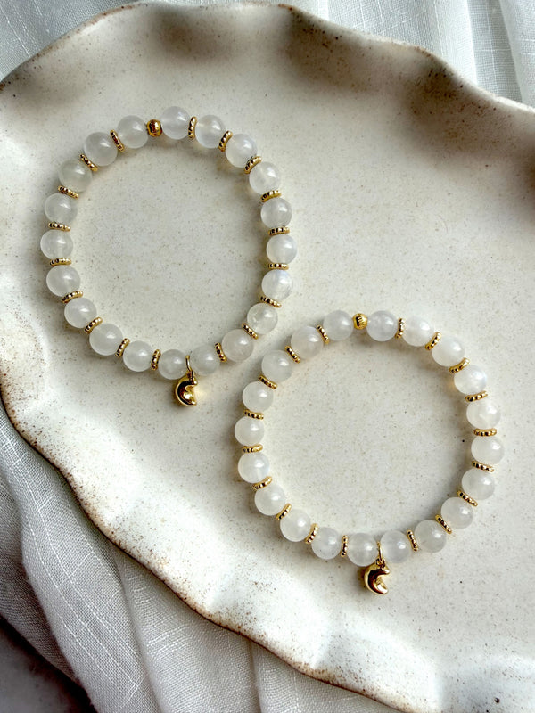 611fc05e3c4ce80992caae23_lunar-bracelet-moonstone-08_1786676181371.jpg