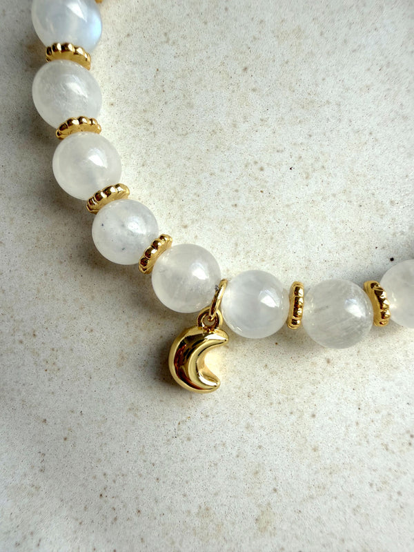 611fc05e3c4ce80992caae23_lunar-bracelet-moonstone-09_1786676181372.jpg