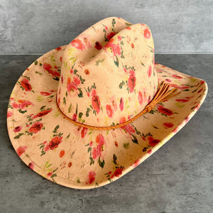 611fc05e3c4ce80992caae23_red-roses-tan-cattleman-front-angle_1786550505973.jpg