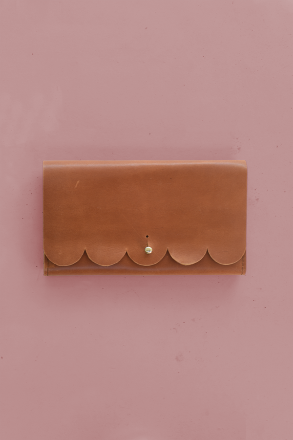 611fc05e3c4ce80992caae23_scallop-fo-wallet-brown-front_1785430230646.png