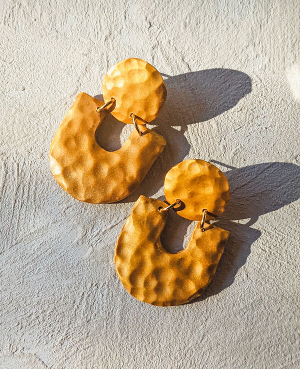 Ola Hammered Gold Clay Earrings - 2
