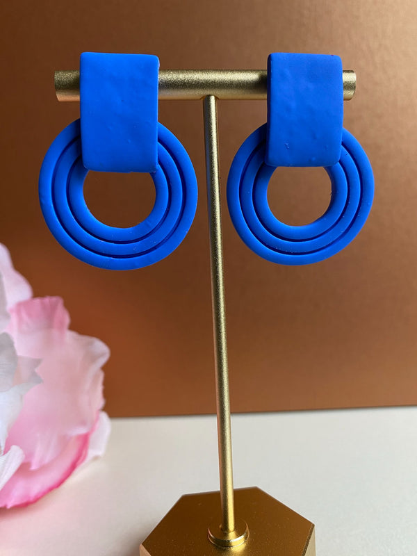 Vibrant Extruded Circle Stud Earrings - 5