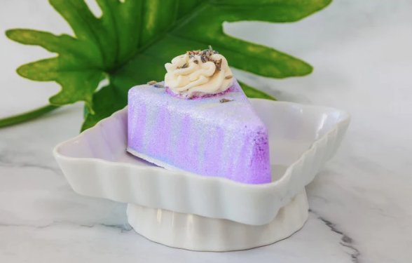 Lavender Tea Butter Cake Bath Bomb - 1