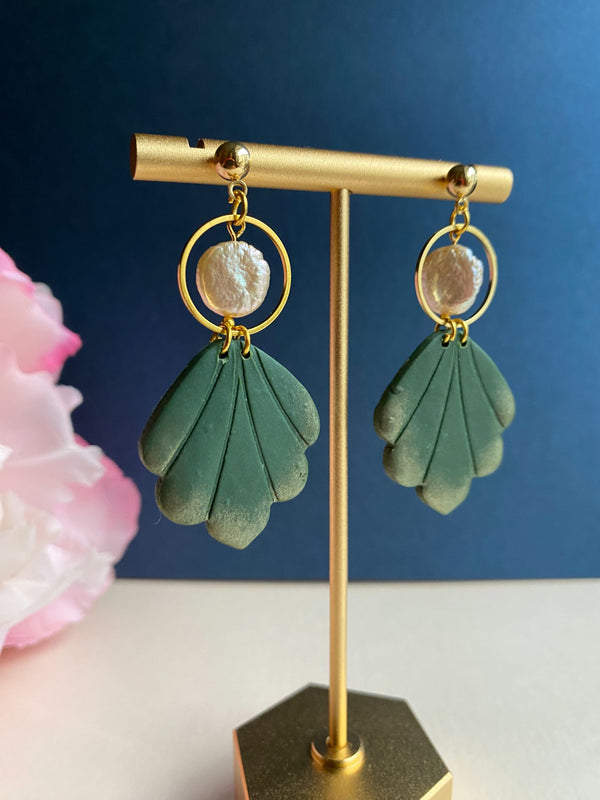 Green Scallop Shape Earrings - 1